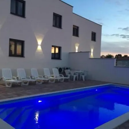 Noel - With Private Pool Umag