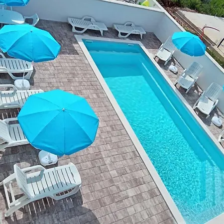 Noel - With Private Pool