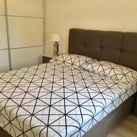 Noel - With Private Pool Apartment *