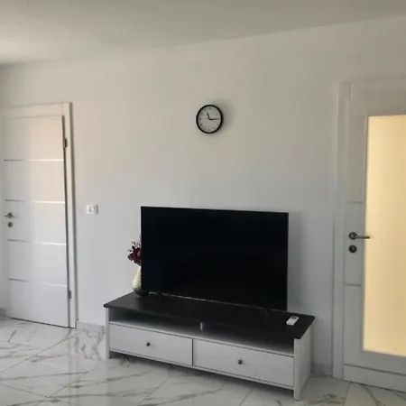 Noel - With Private Pool Apartment Umag