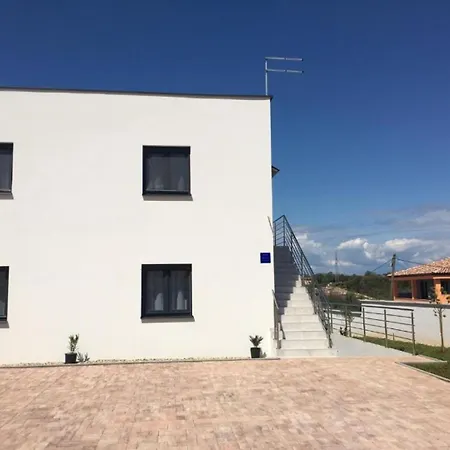 Apartment Noel - With Private Pool Umag